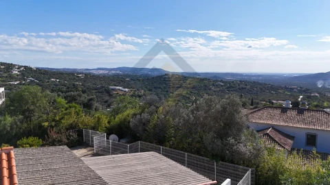 Moradia T2 para Venda em Loule (São Sebastião)