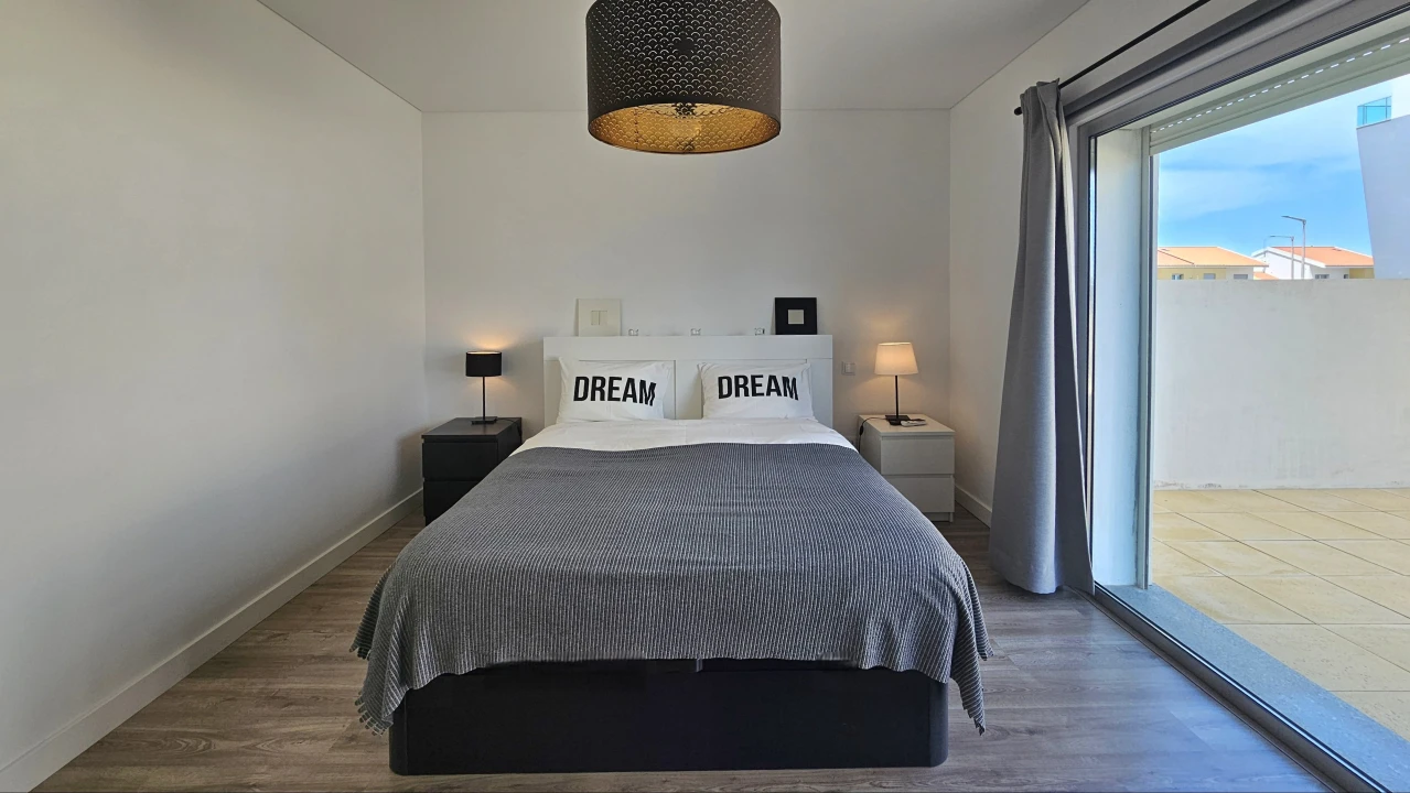 Apartamento T1 para Venda em Atouguia da Baleia Foto 10