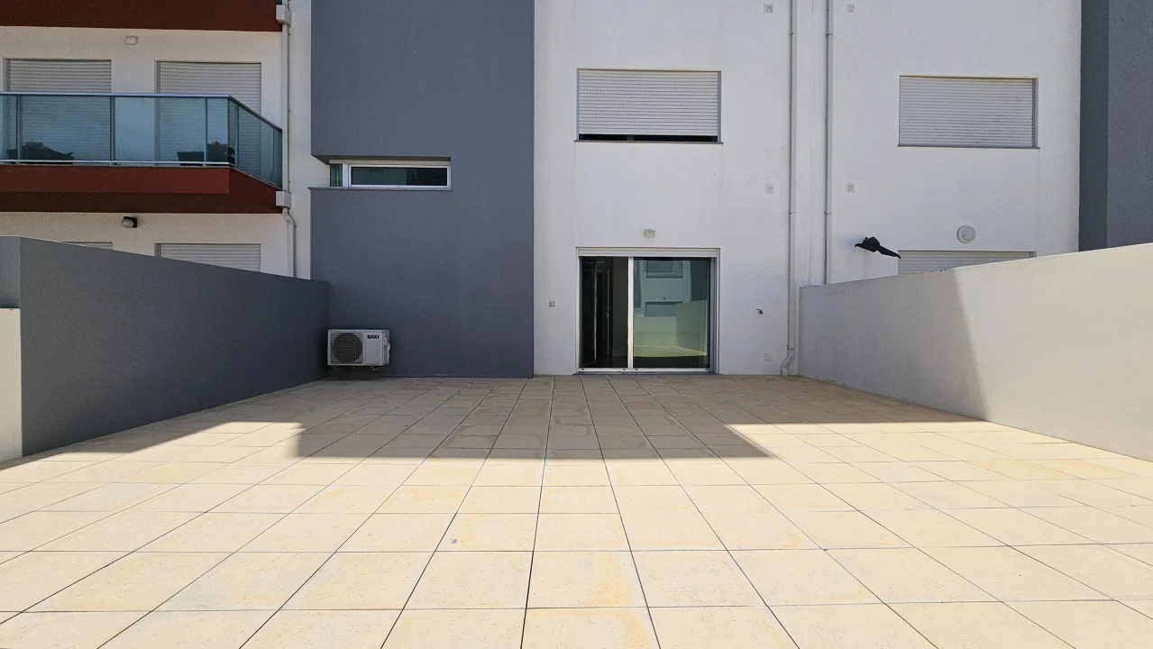 Apartamento T1 para Venda em Atouguia da Baleia Foto 13
