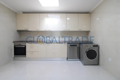 Moradia T3 para Venda em Campanhã