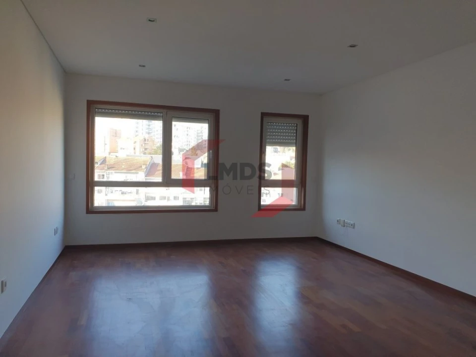 Apartamento T1 para Venda em Bonfim Foto 1