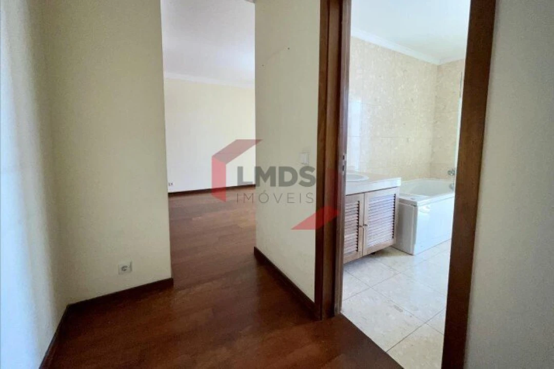 Apartamento T3 para Venda em Paranhos Foto 9