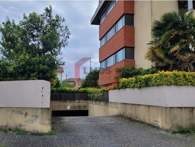 Apartamento T5 para Venda em Paranhos Foto 4