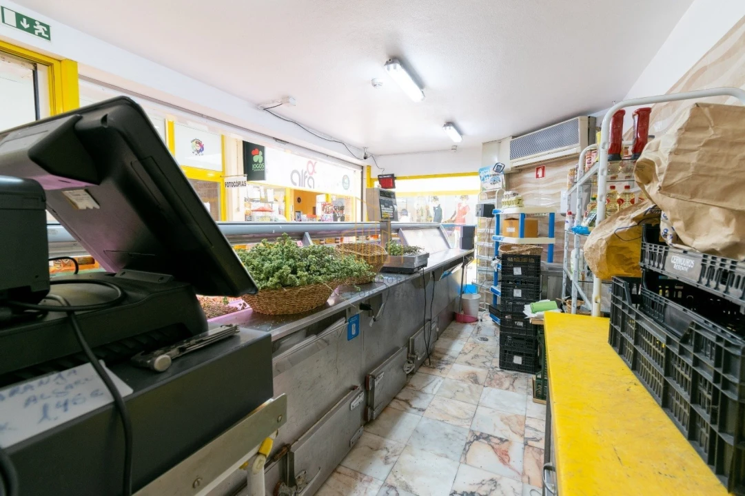 Loja para Venda em Cacém e São Marcos Foto 7