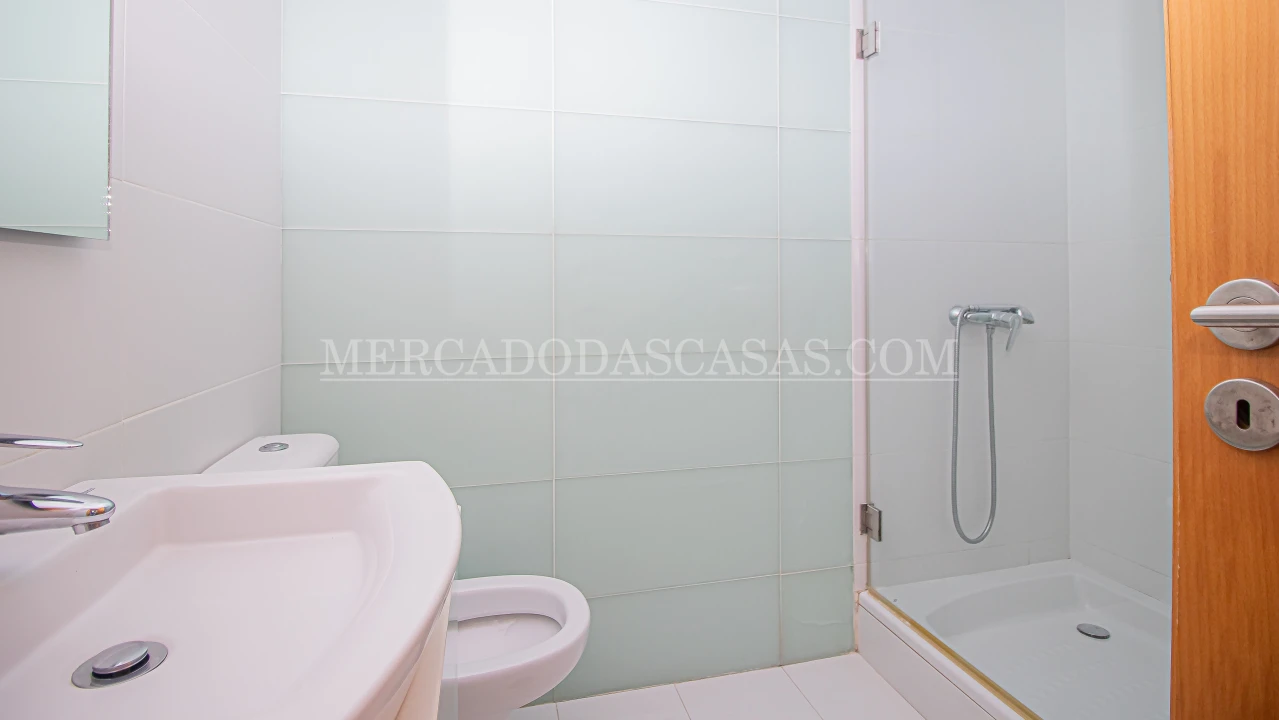 Apartamento T3 para Venda em Espinho Foto 16