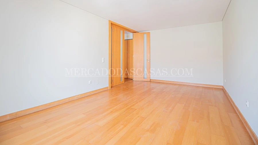 Apartamento T3 para Venda em Espinho Foto 7