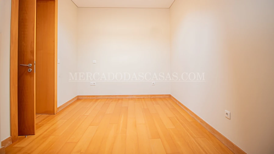 Apartamento T3 para Venda em Espinho Foto 8