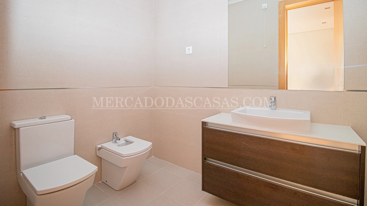 Apartamento T3 para Venda em Espinho Foto 13