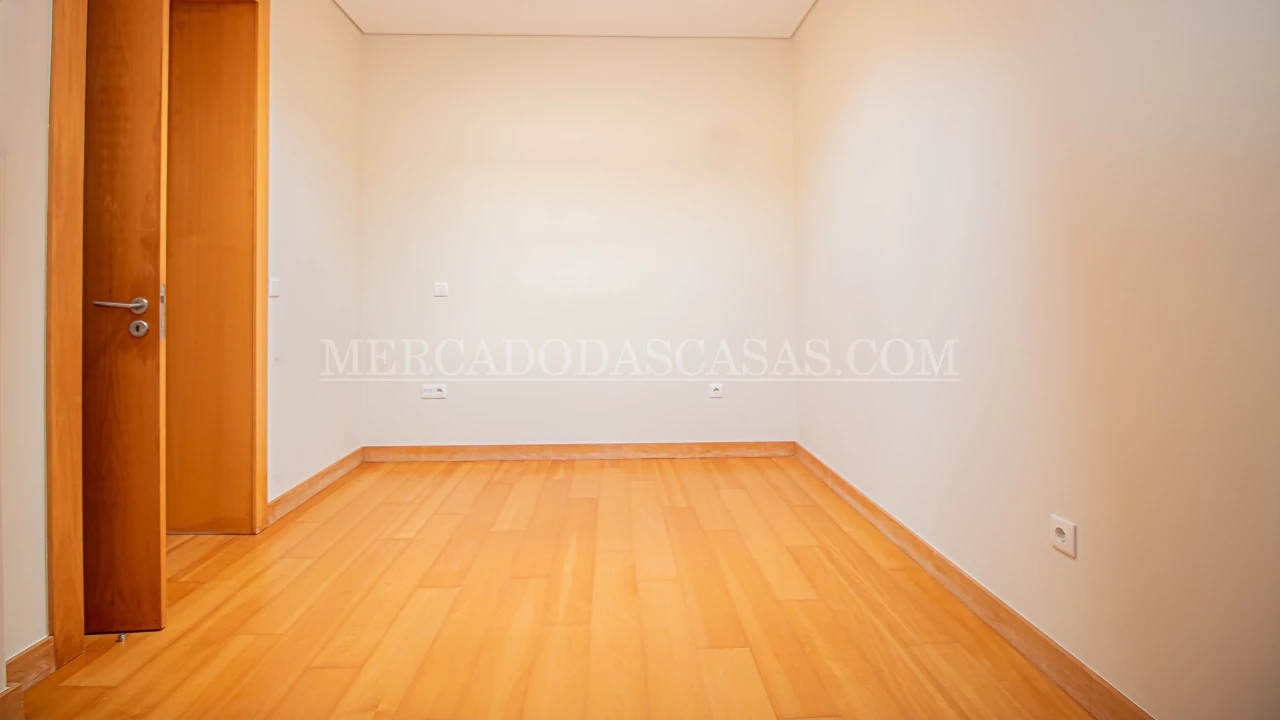 Apartamento T3 para Venda em Espinho Foto 8