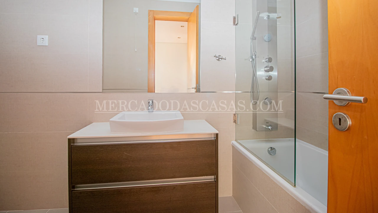 Apartamento T3 para Venda em Espinho Foto 14