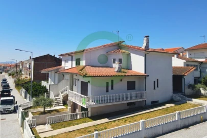 Moradia T4 para Venda em Valpaços e Sanfins