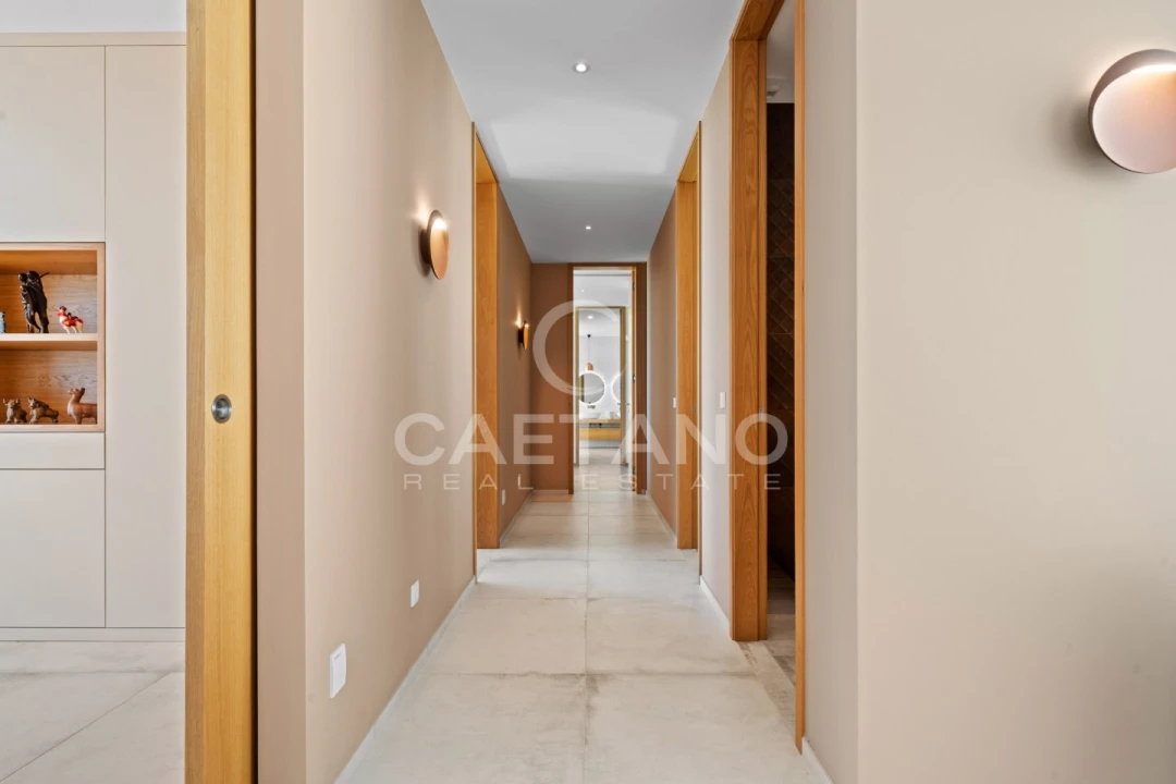 Moradia T5 para Venda em Arco da Calheta Foto 40