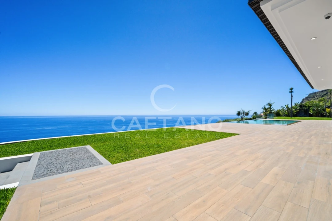 Moradia T5 para Venda em Arco da Calheta Foto 49