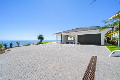 Moradia T5 para Venda em Arco da Calheta