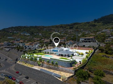 Moradia T5 para Venda em Arco da Calheta