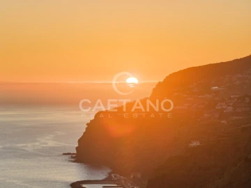 Moradia T5 para Venda em Arco da Calheta