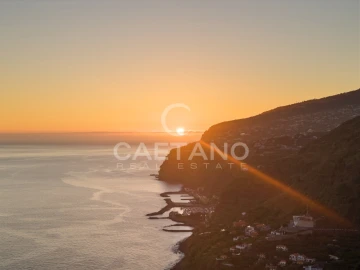 Moradia T5 para Venda em Arco da Calheta