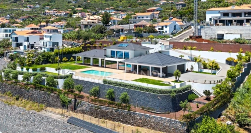 Moradia T5 para Venda em Arco da Calheta