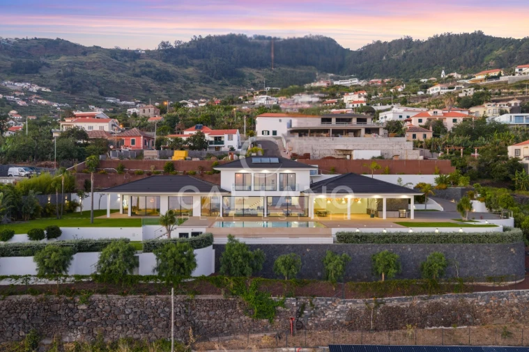 Moradia T5 para Venda em Arco da Calheta Foto 62