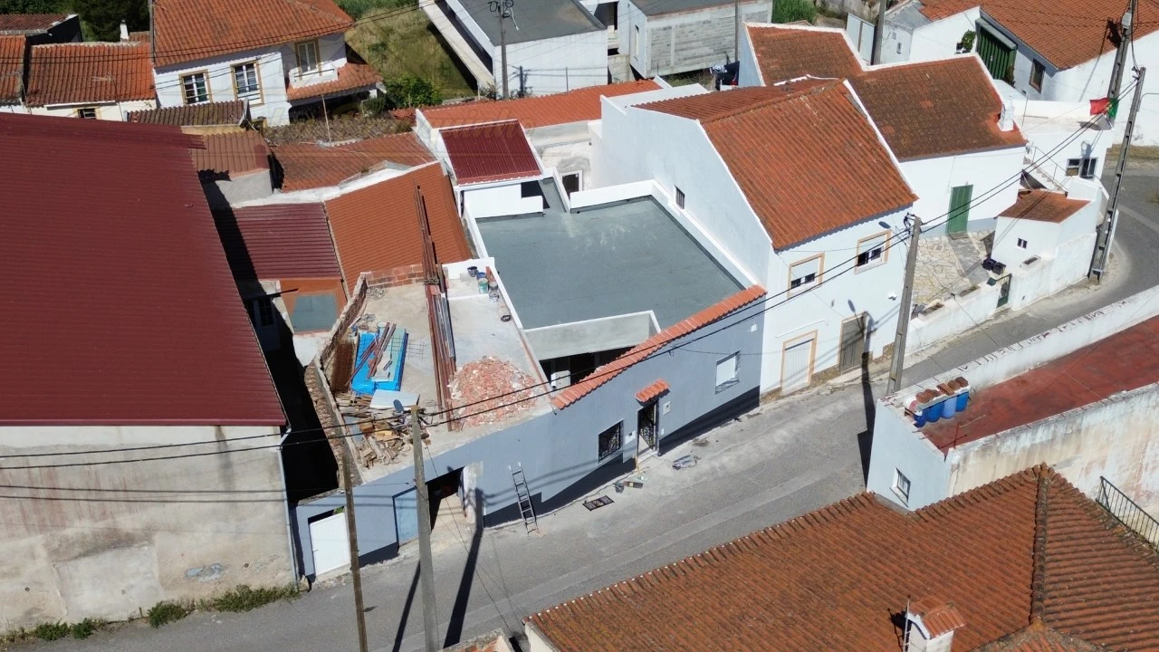 Moradia T2 para Venda em Santa Maria, São Pedro e Matacães Foto 2
