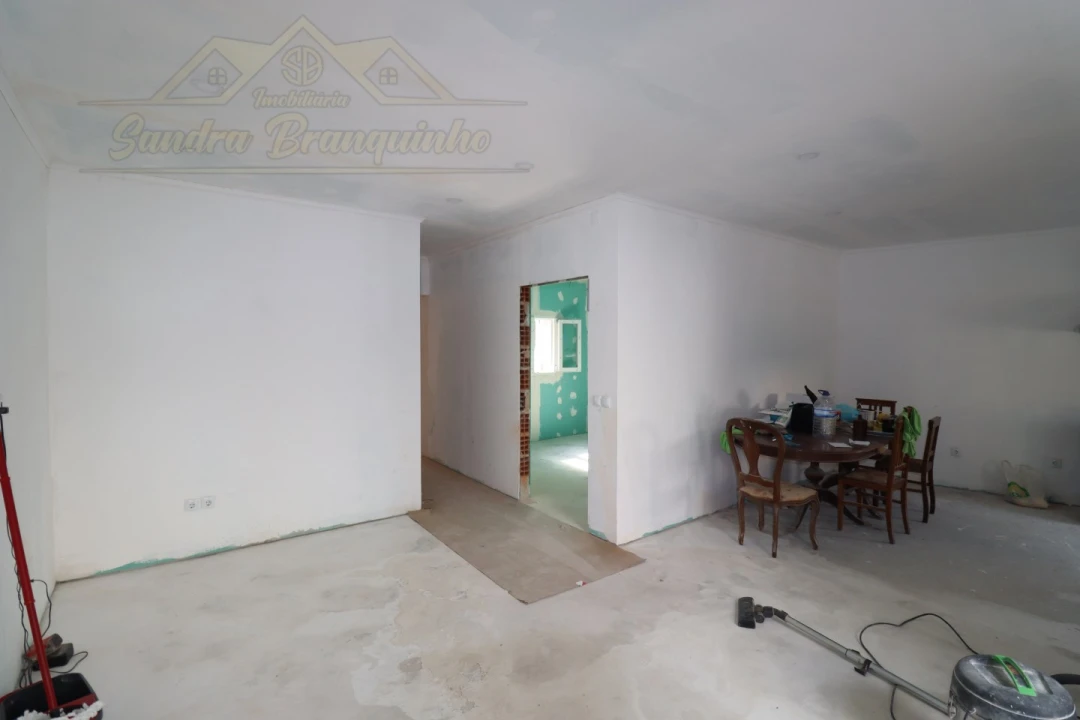 Moradia T2 para Venda em Santa Maria, São Pedro e Matacães Foto 4