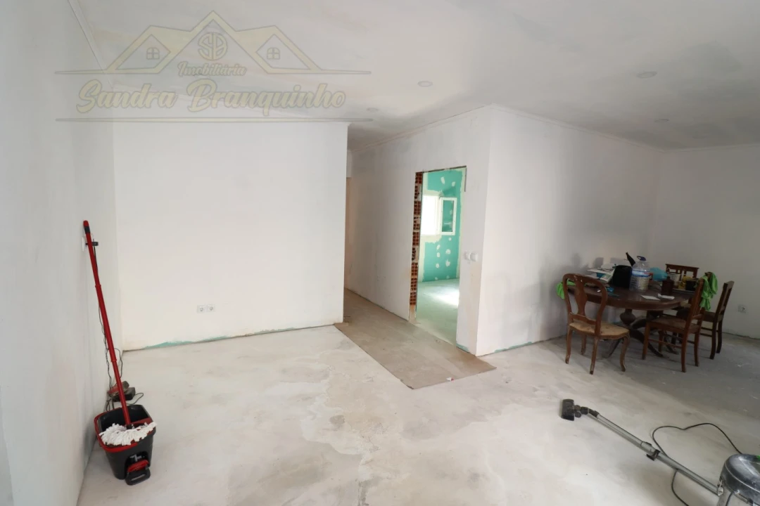 Moradia T2 para Venda em Santa Maria, São Pedro e Matacães Foto 5