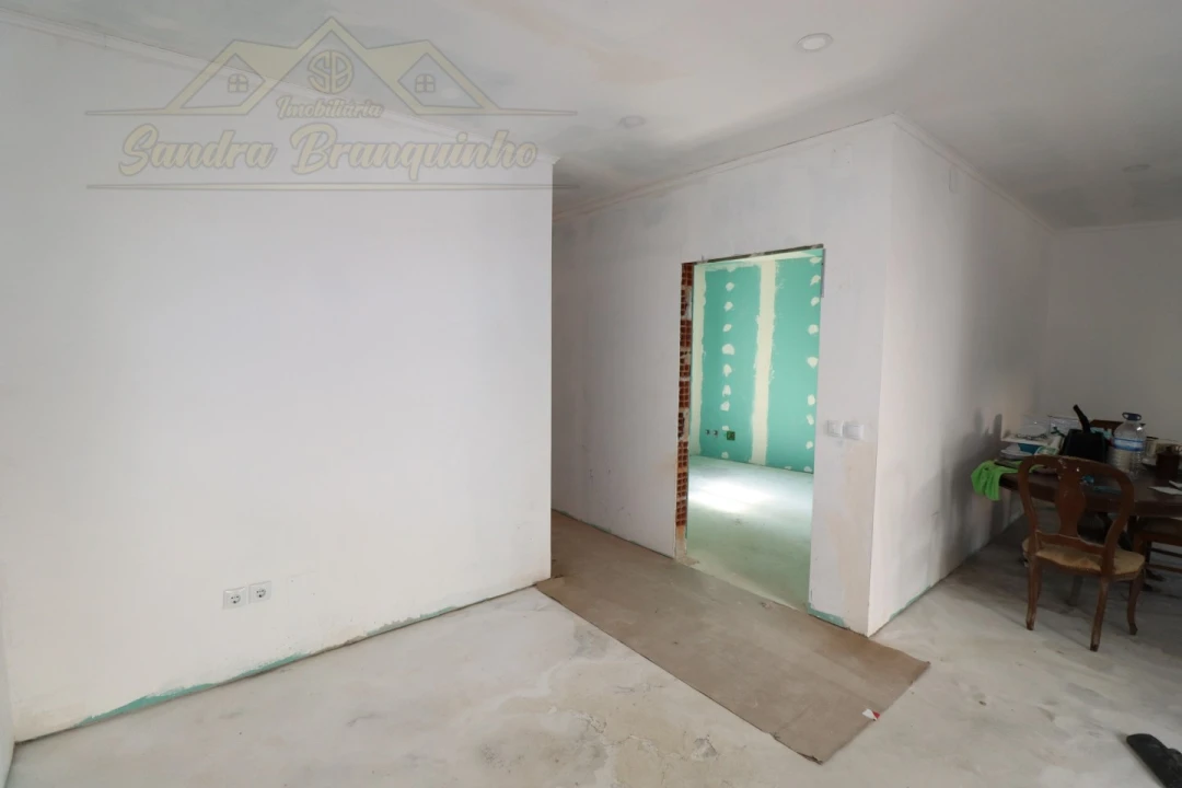 Moradia T2 para Venda em Santa Maria, São Pedro e Matacães Foto 6
