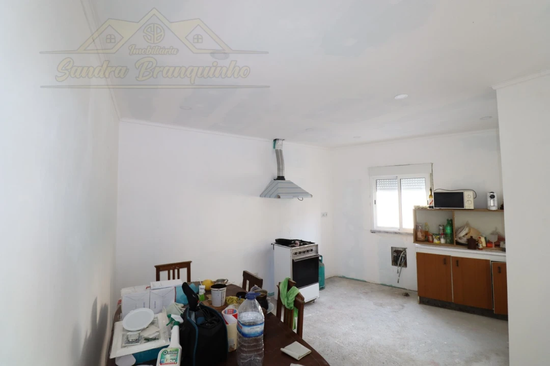 Moradia T2 para Venda em Santa Maria, São Pedro e Matacães Foto 7