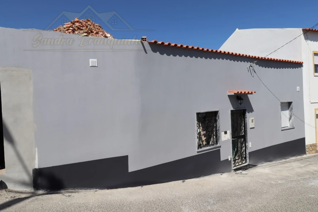 Moradia T2 para Venda em Santa Maria, São Pedro e Matacães Foto 32