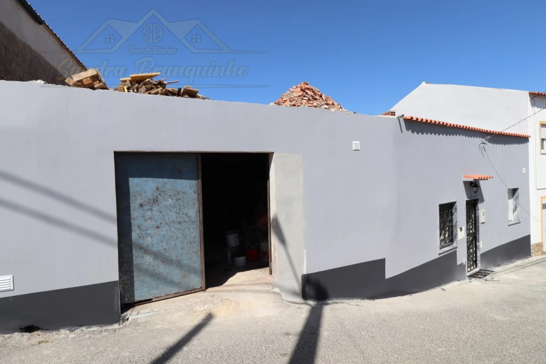 Moradia T2 para Venda em Santa Maria, São Pedro e Matacães Foto 33