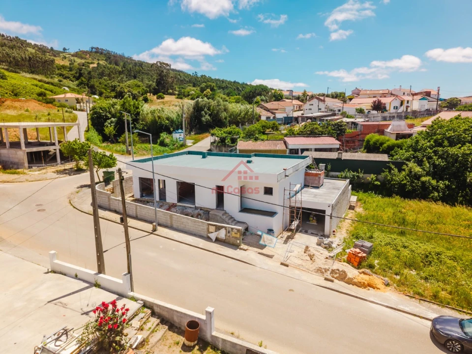 Moradia T3 para Venda em Maxial e Monte Redondo Foto 3