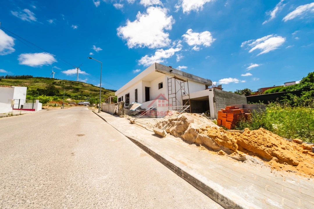 Moradia T3 para Venda em Maxial e Monte Redondo Foto 37