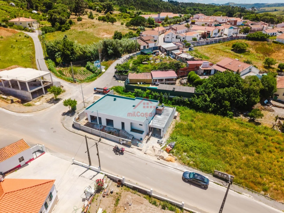 Moradia T3 para Venda em Maxial e Monte Redondo Foto 44