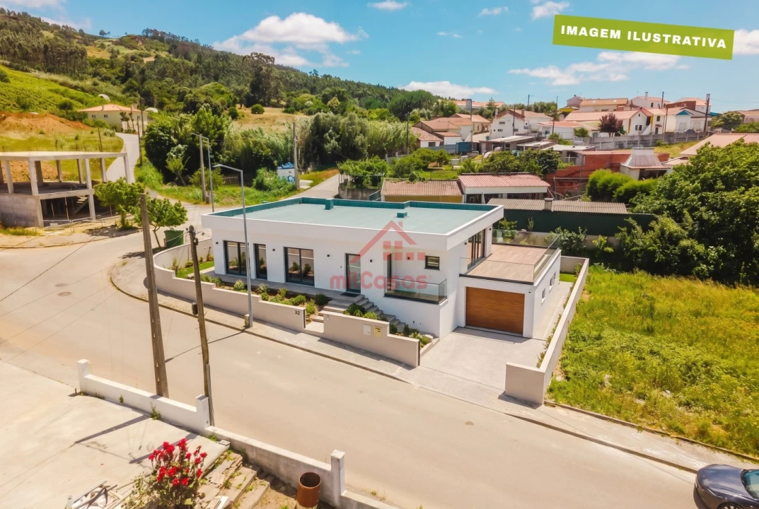 Moradia T3 para Venda em Maxial e Monte Redondo Foto 3