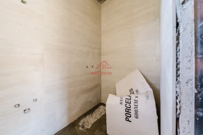 Moradia T3 para Venda em Maxial e Monte Redondo