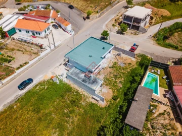 Moradia T3 para Venda em Maxial e Monte Redondo