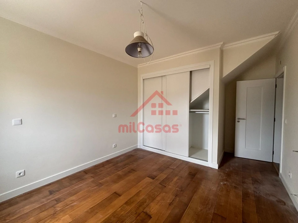 Moradia T4 para Venda em São João das Lampas e Terrugem Foto 18