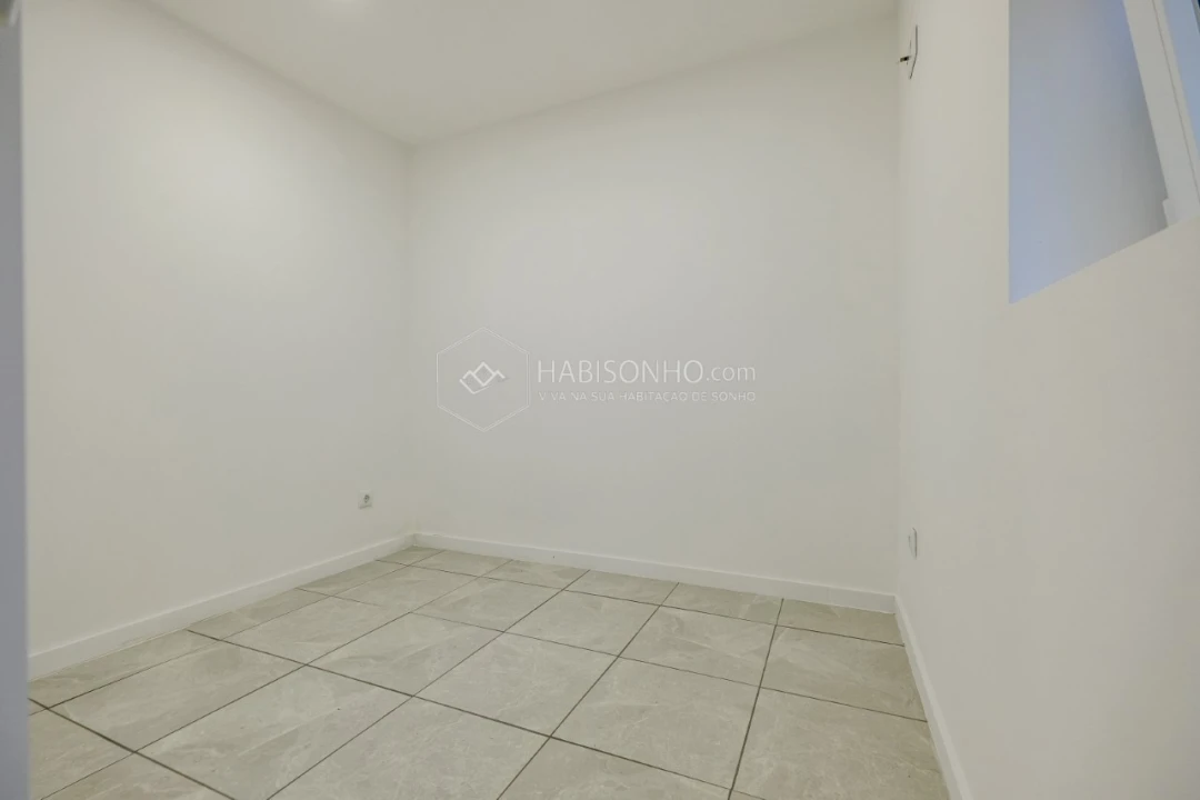 Moradia T9 para Venda em Rio Tinto Foto 7