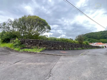 Terreno para Venda em Fajã de Cima
