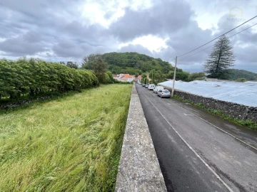 Terreno para Venda em Fajã de Cima