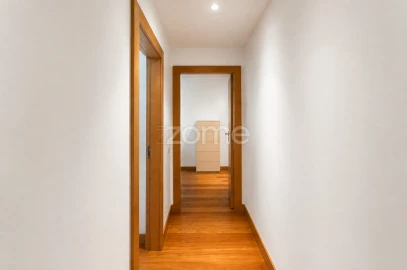 Apartamento T3 para Venda em Lordelo do Ouro e Massarelos
