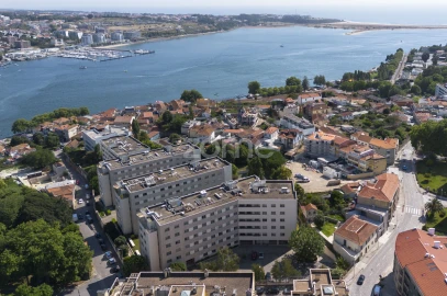 Apartamento T3 para Venda em Lordelo do Ouro e Massarelos
