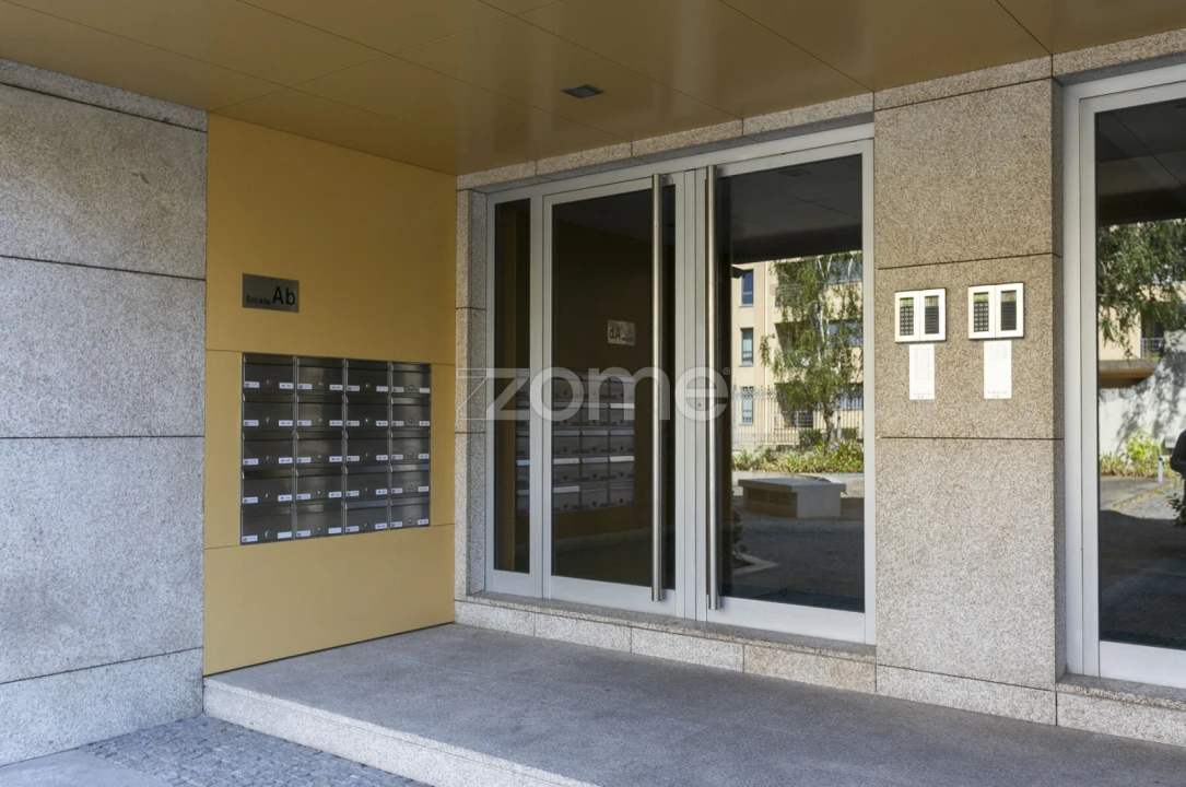 Apartamento T3 para Venda em Lordelo do Ouro e Massarelos Foto 31