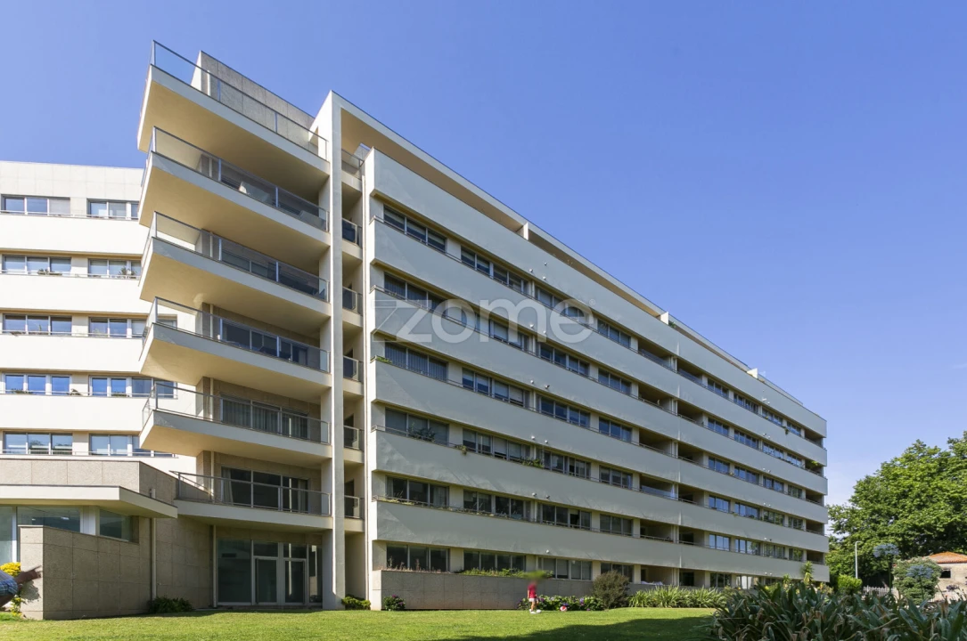 Apartamento T3 para Venda em Lordelo do Ouro e Massarelos Foto 1