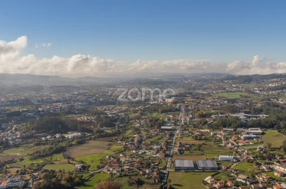 Terreno para Venda em Carvalhosa