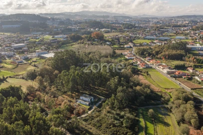 Terreno para Venda em Carvalhosa