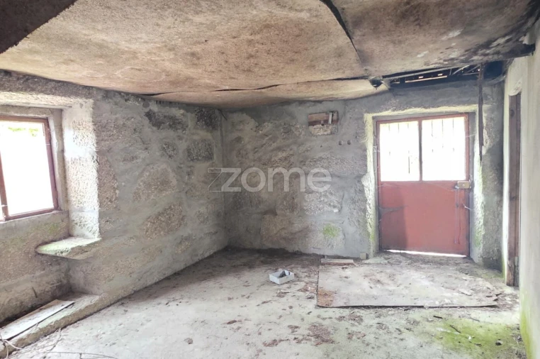 Moradia T3 para Venda em Serzedelo Foto 18