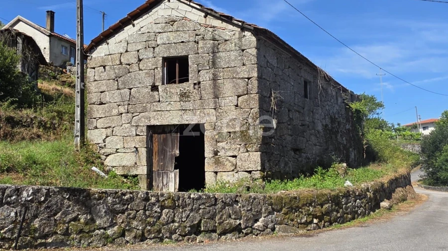 Moradia T3 para Venda em Serzedelo