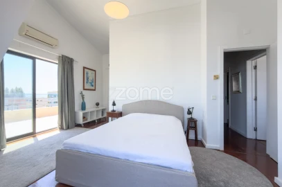 Apartamento T2 para Arrendamento em Parque das Nações