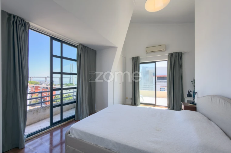 Apartamento T2 para Arrendamento em Parque das Nações Foto 16